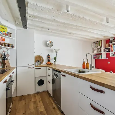 Апартаменты Charming Marais Flat